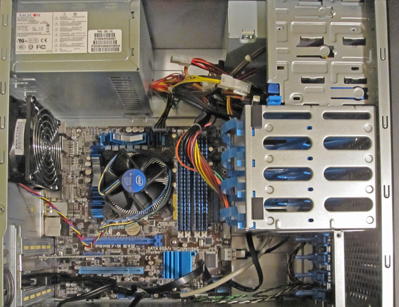 SUPERMICRO CSE-731I-300B